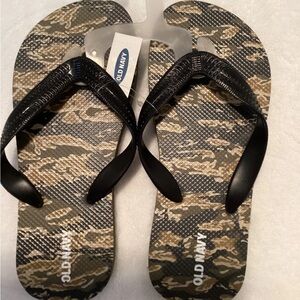 Old Navy Kids Black Strap Camo Flip Flops